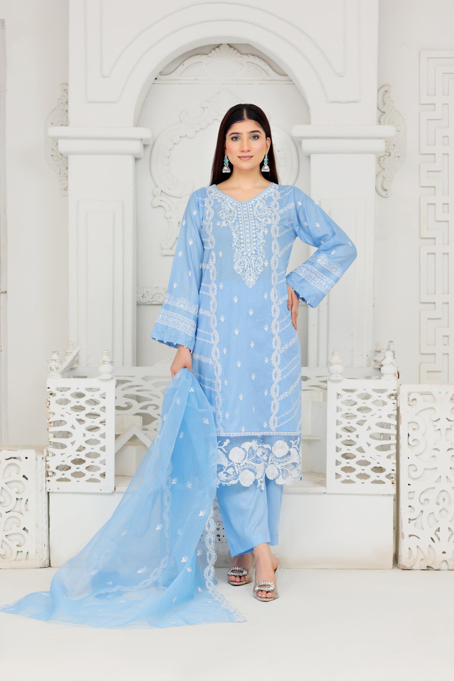 FF3020 – 3PC Unstitched Embroidered Lawn Suit