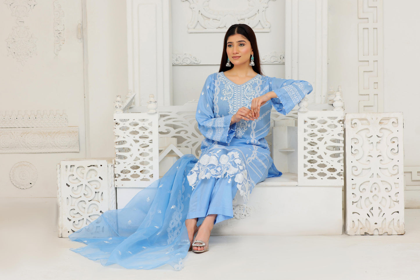 FF3020 – 3PC Unstitched Embroidered Lawn Suit