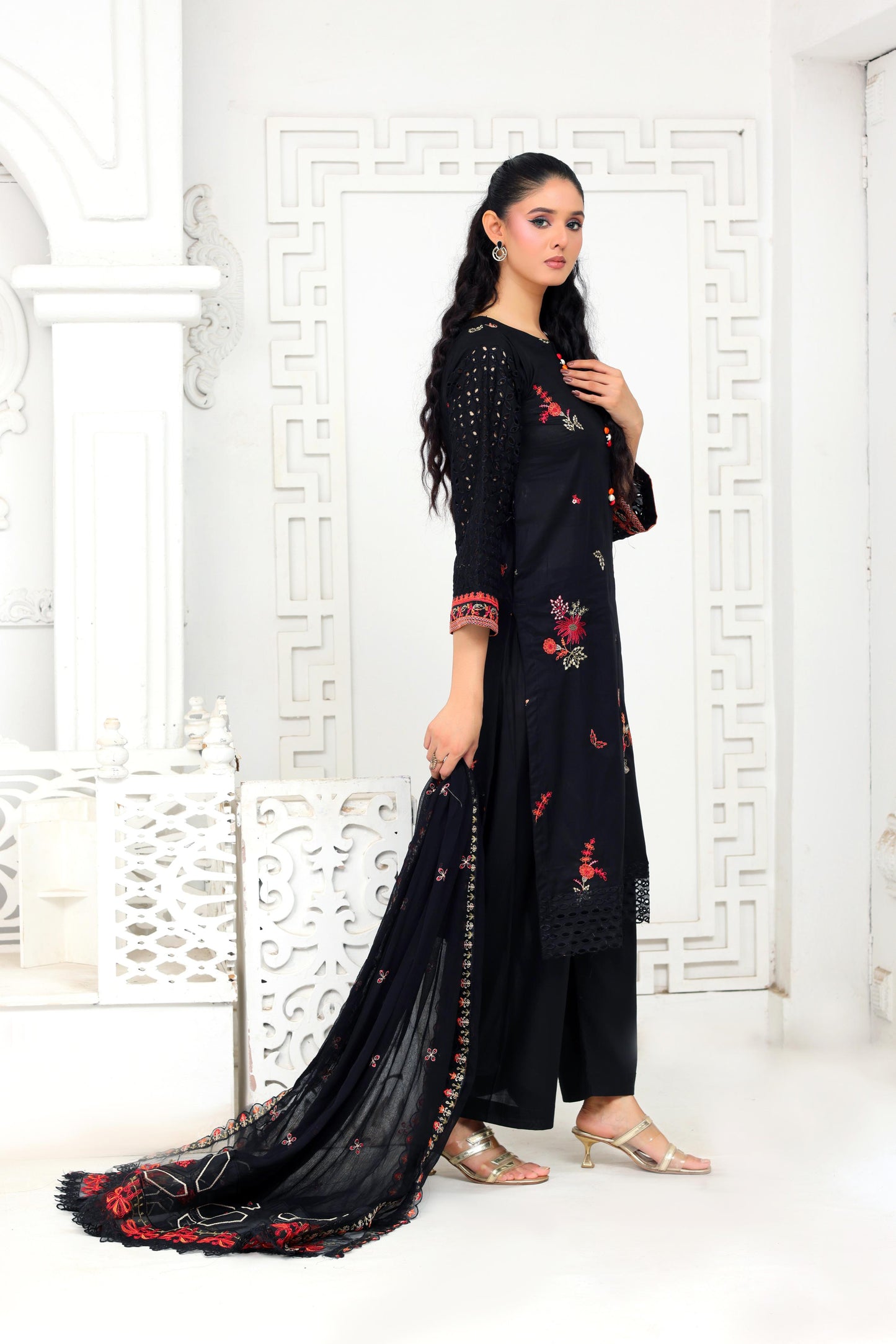 IB901 - Embroidered 3-Piece Unstitched Suit