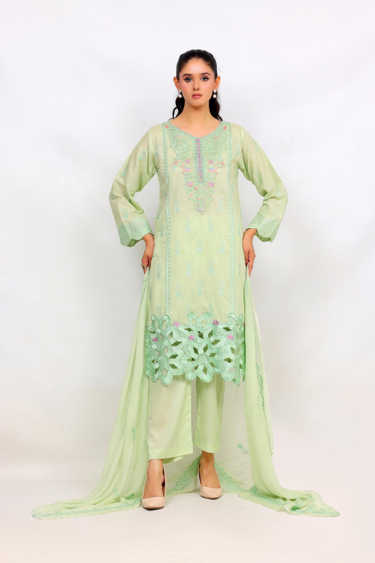 FF3026 – 3PC Unstitched Embroidered Lawn Suit
